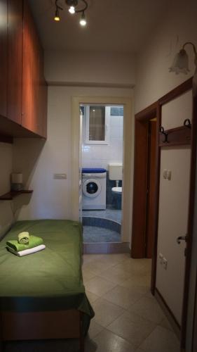 Comfort Two-Bedroom Apartment with Terrace and Sea View image 10