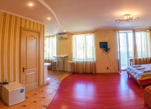 Luxury studio in the Very center - main image