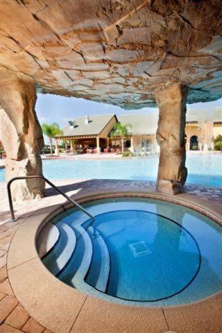 Paradise Palms 8952 - image 6