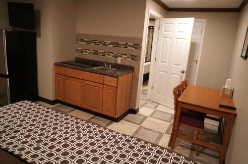 Beachside Resort - image 17