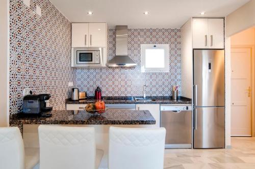 Penthouse Alta Loma by Rafleys