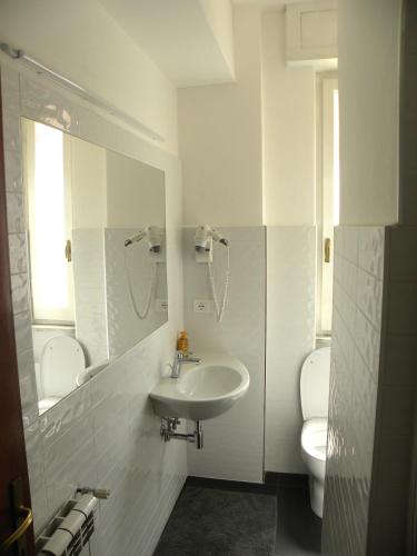 Double Room with Private External Bathroom