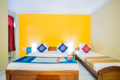 Breeze Hotel Breeze Hotel is a popular choice amongst travelers in Siliguri, whether exploring or just passing through. The property features a wide range of facilities to make your stay a pleasant experience. Ser