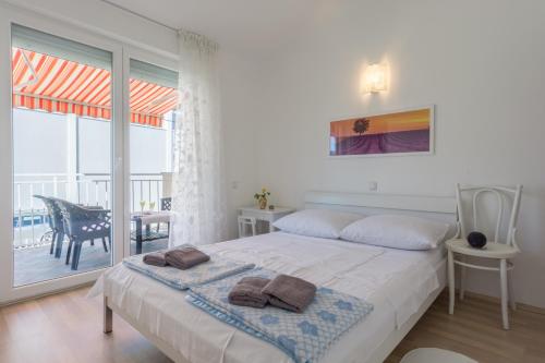  Apartment Nives in Neviđane