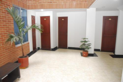 Single Room image 7