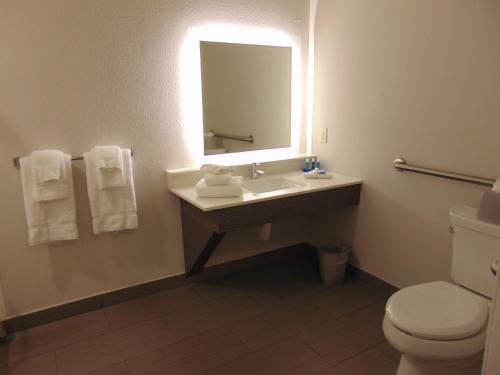 Holiday Inn Express & Suites Boynton Beach East, an IHG Hotel