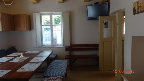 Facilities, Chaloupka za potuckem in Zupanovice