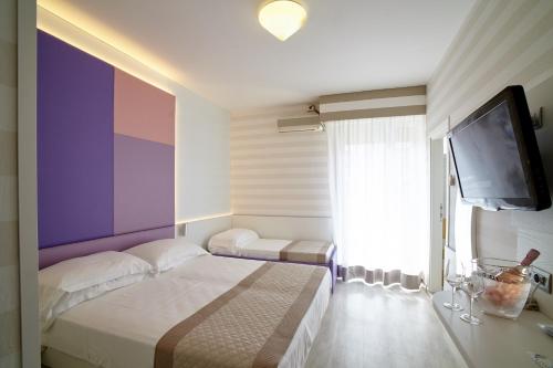 Hotel Helen - image 2