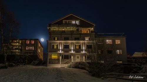 Breidablikk Guesthouse - image 9