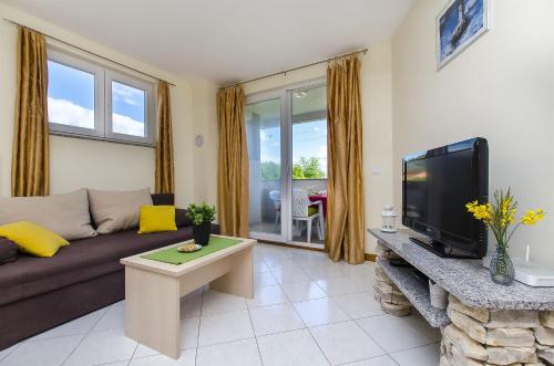 Apartments Glavan - image 10