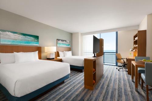Oceanfront Studio Suite with Two Queen Beds and Sofa Bed image 4