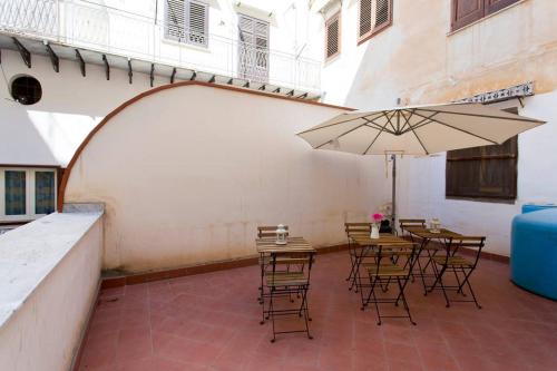 Sunshine Hostel - image 13