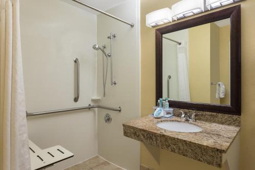 Wyndham Garden Summerville Room Type - 2 Double Beds Non-Smoking