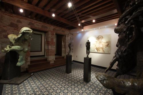 1850 Hotel Boutique - image 3