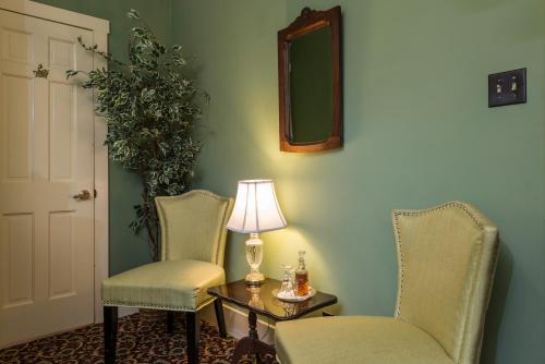 Carriage Way Inn Bed & Breakfast Adults Only - 21 years old and up