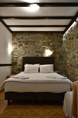 Canyon Matka Hotel Room Type - Triple Room with Back View