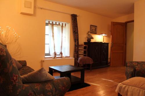 Közös társalgó / TV, La Loge du Chateau in Saint-Dier-d'Auvergne