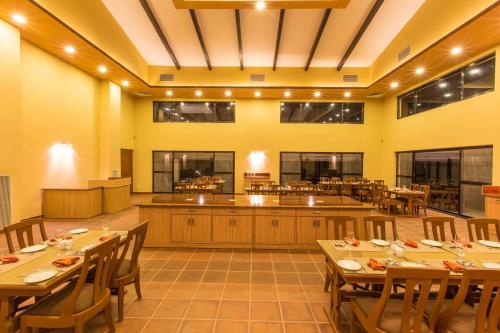 อาหารและเครื่องดื่ม, Jagatpur Lodge in ปาติฮานี