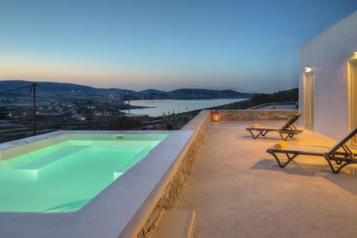 הסביבה הקרובה, Natura Villas Paros in מולוס פראו