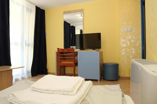 Fenix Hotel - image 13