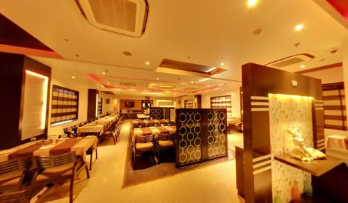 restavracija, Hotel Royale Ambience in Moudhapara