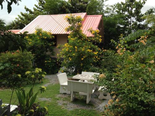 Exterior view, Areeya Resort in Wattana Nakhon