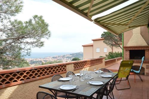 Villa superbe vue sur mer et sur la montagne jardin terrasses