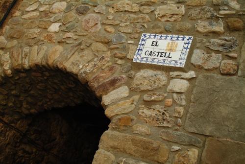 El Castell de la Pobla de Lillet (Adults Only)