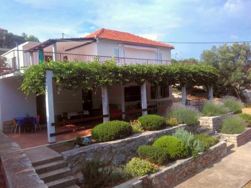  Apartments Sonija in Gdinj