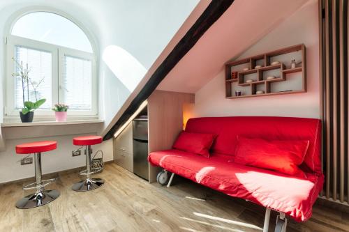 Multifunctional Stylish Studio - image 12