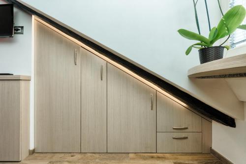 Multifunctional Stylish Studio - image 3