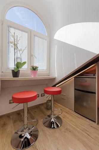 Multifunctional Stylish Studio - image 2