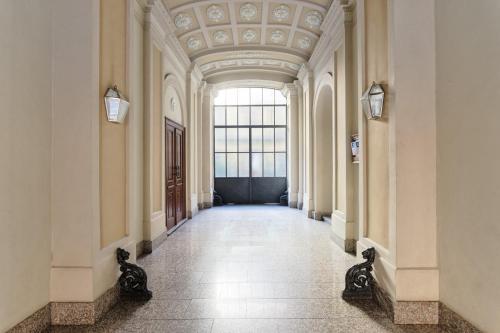 Multifunctional Stylish Studio - image 4