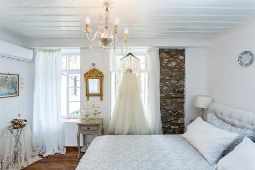 Evagelia's deluxe villa-Jacuzzi in Skopelos center - image 4
