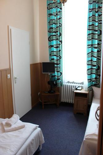 Hotel-Pension Rheingold am Kurfürstendamm - image 2