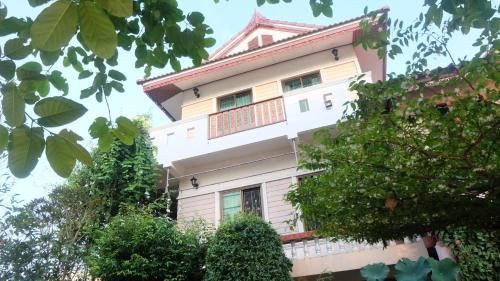Exterior view of Loymanee House