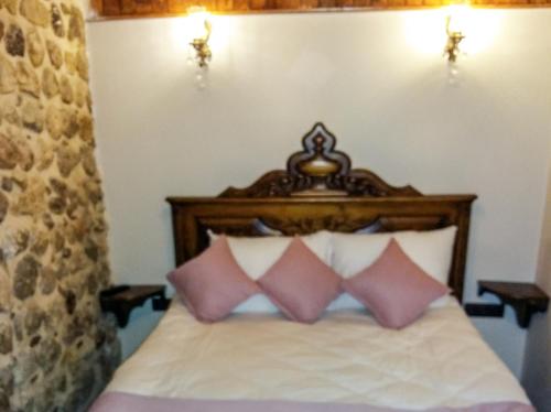Jasmin Konak Otel Stop at Jasmin Konak Otel to discover the wonders of Hatay. Both business travelers and tourists can enjoy the propertys facilities and services. Service-minded staff will welcome and guide you at Ja