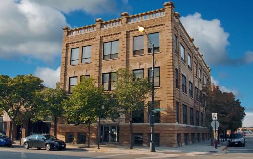 The Publishing House Bed & Breakfast near 311 South Wacker Drive Chicago