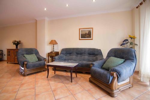 5 bedrooms, 9 beds