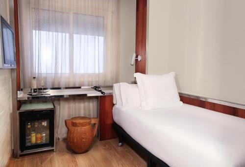 1 twin bed