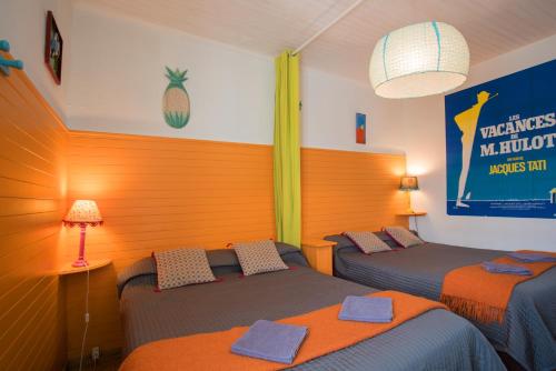 2 double beds