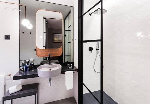 One Shot Tabakalera House - image 8