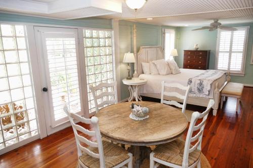 Beachview Inn and Spa - image 8