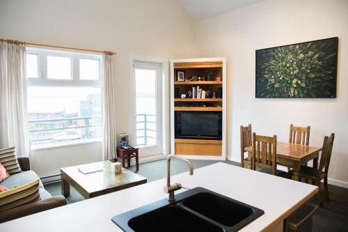 ห้องครัว, Island Village Properties at Fred Tibbs in ทอฟิโน่