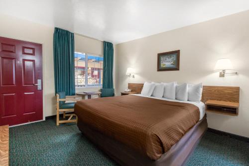 Eureka Town House Motel - Historic Old Town - image 6