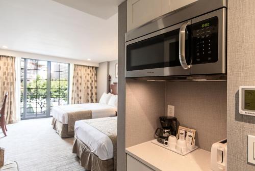 Polynesian Residences Waikiki Beach Room Type - Studio Queen