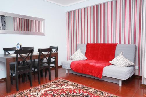  Oporto Mega Flat by Amber Star Rent in Porto