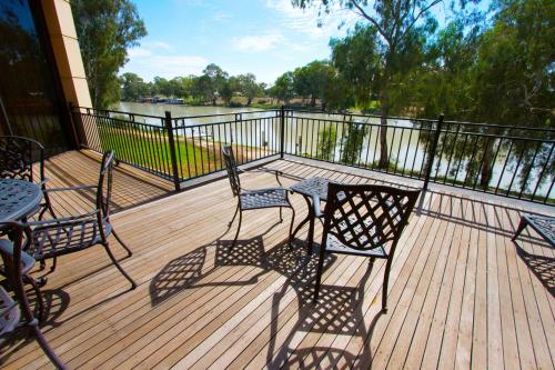 Wentworth Grande Resort in Wentworth