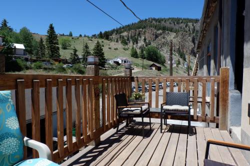 Aspen Inn Summer Suite - image 5