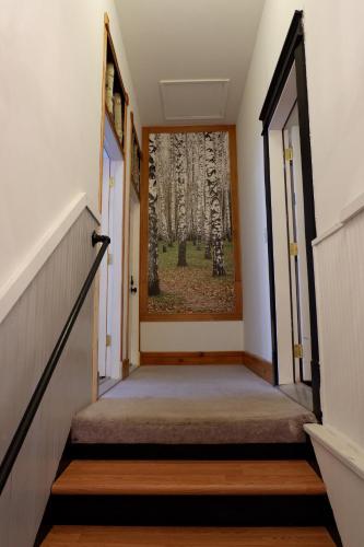 Aspen Inn Fall Suite - image 2